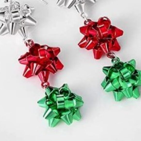 NEW HOLIDAY GIFT BOWS TIER METAL EARRINGS RED GREEN SILVER - Picture 3 of 8